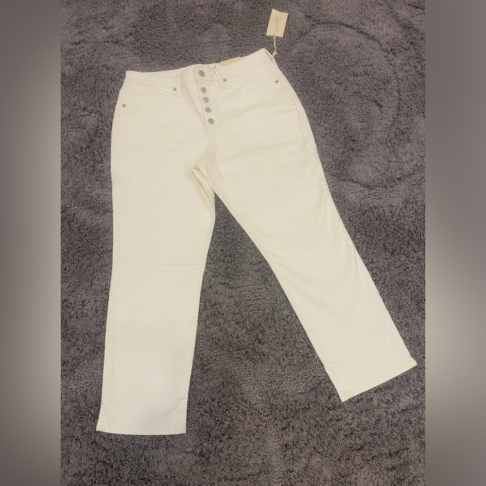 Universal Thread Off-White Straight Leg High-Rise Jeans